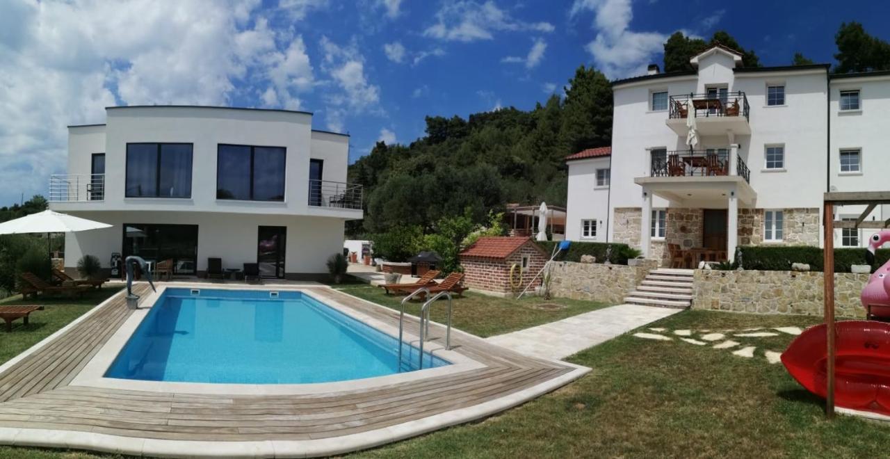 Villa Joy 4Ever Banjol 외부 사진